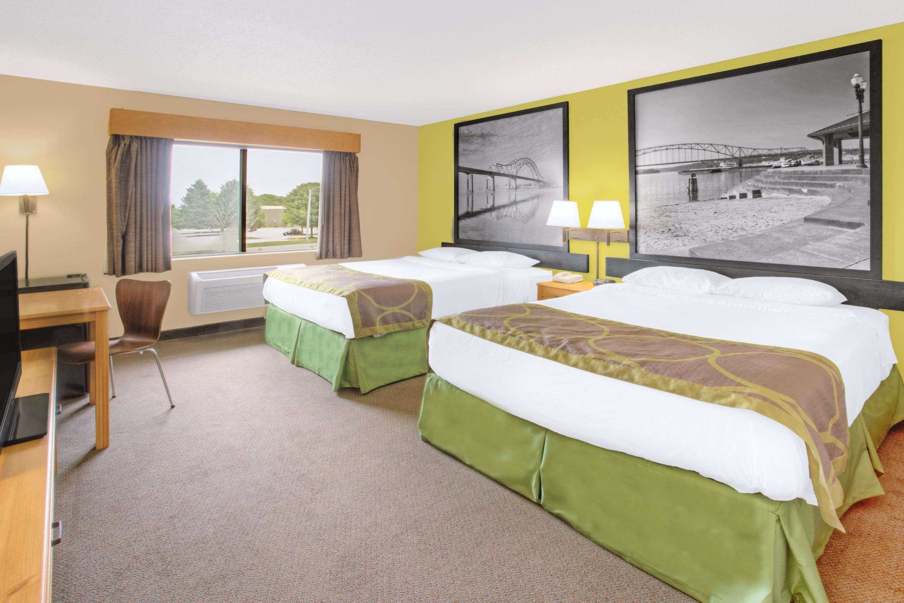 Hotel Super 8 By Wyndham Davenport Extérieur photo