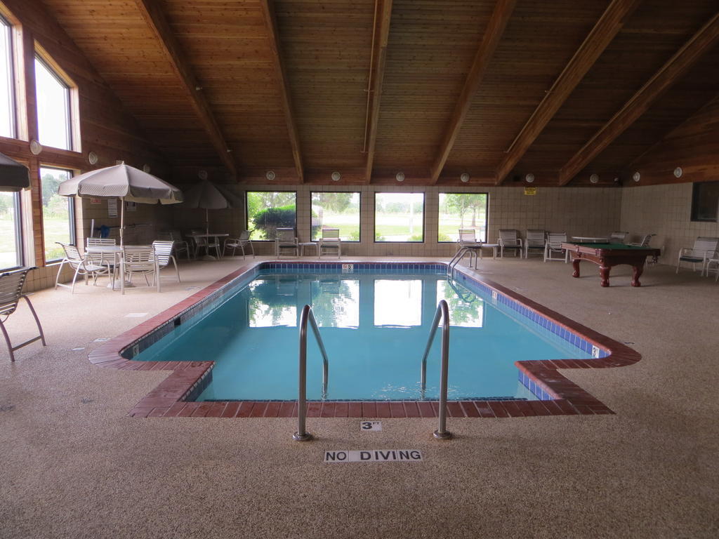 Hotel Super 8 By Wyndham Davenport Extérieur photo